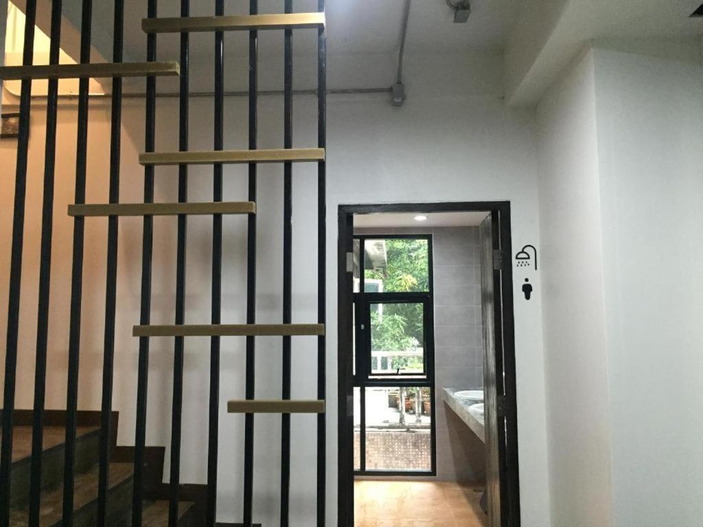 Feel Good Bangkok Hostel Exterior foto